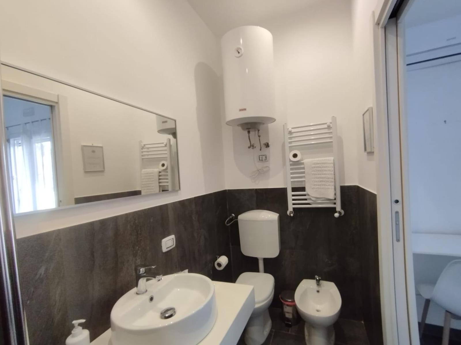 Fiore Di Loto Rooms Carini Ngoại thất bức ảnh